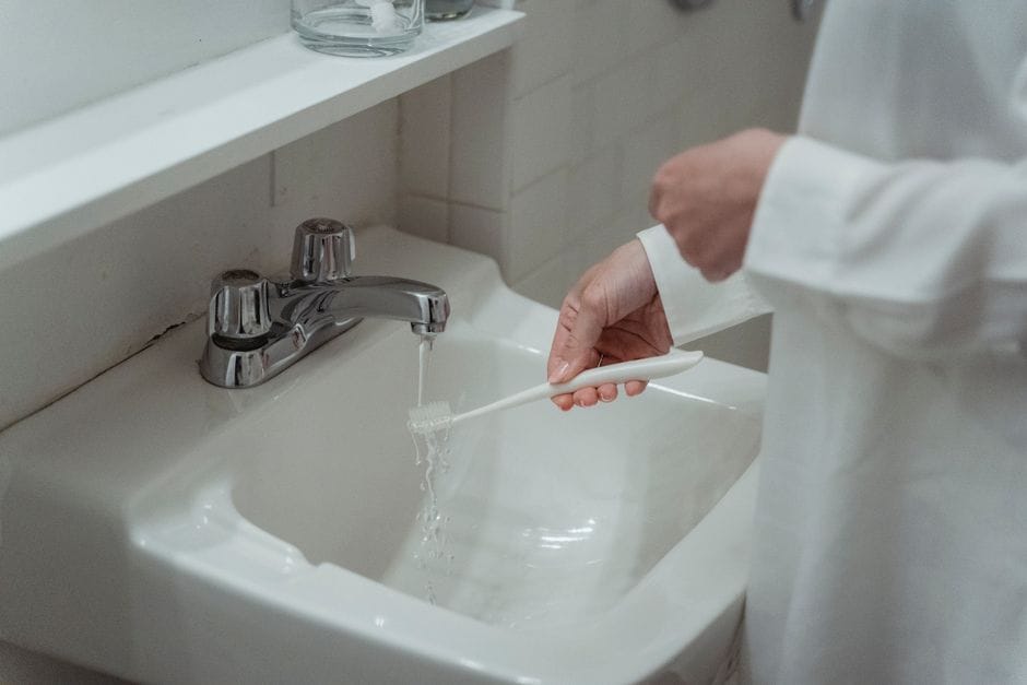 Économiser l'eau sous la douche, sans frissonner