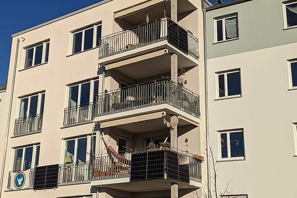 Panneaux solaires de balcon : ce qu'il faut vraiment savoir avant d'acheter en 2026