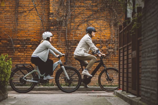 Vélo électrique ou voiture pour les trajets courts : ce que révèle vraiment le calcul