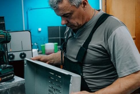 Indice de réparabilité : ce que l'étiquette orange change vraiment sur vos achats d'électroménager